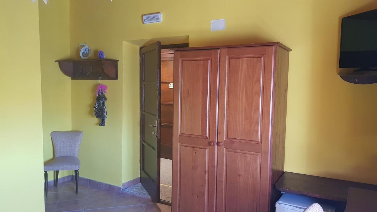 B&B A Robba De Pupi อากริเจนโต ภายนอก รูปภาพ